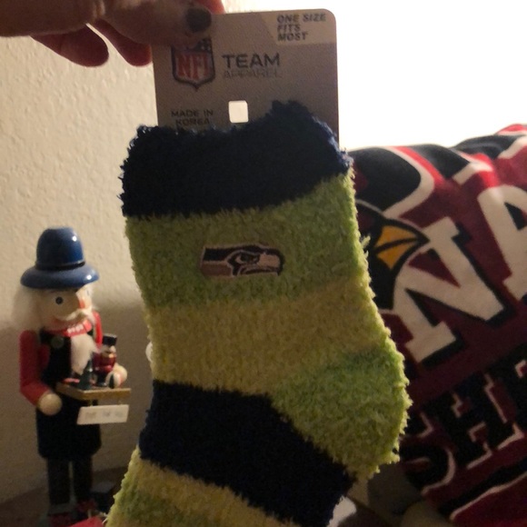 Seattle Seahawks NFL socks - Picture 2 of 4